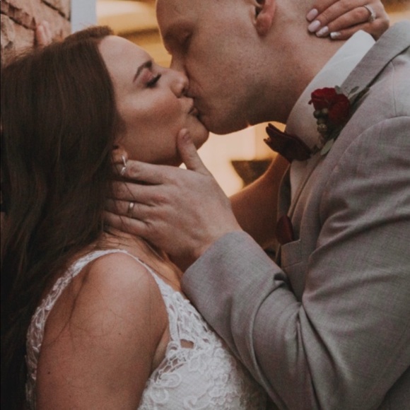 Meet your Posher, Danielle - Picture 1 of 1